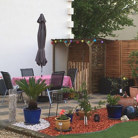 Mirabelle Apartamento Jonzac Exterior foto